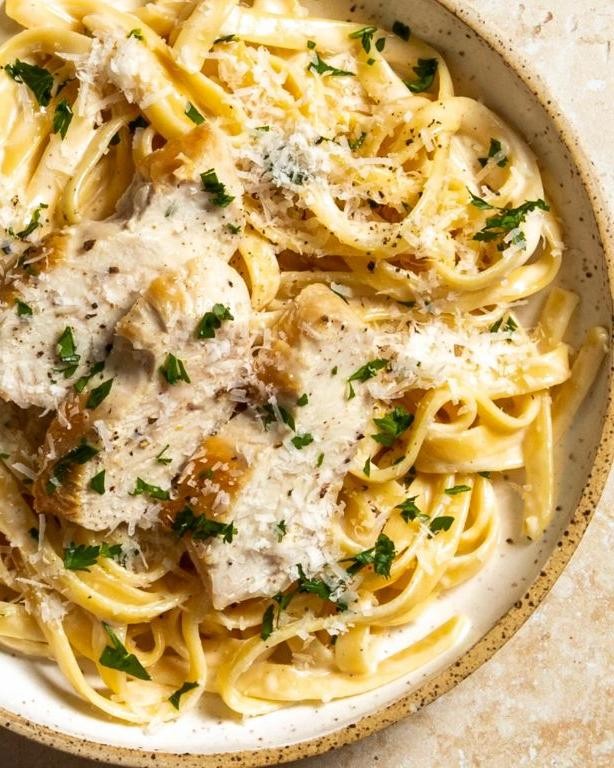 Easy Cheesy Chicken Alfredo