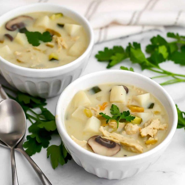 Light Vegetarian Green Chile Stew with Spinach